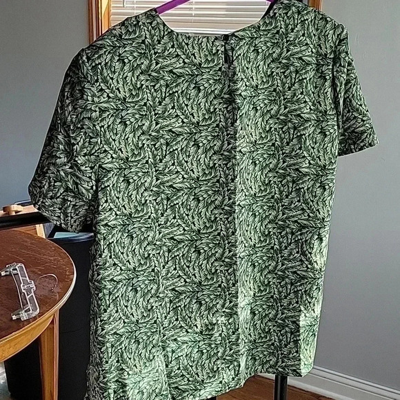Maggie Sweet Green  and Blue Leaf Print Top Size 1X - Picture 5 of 9